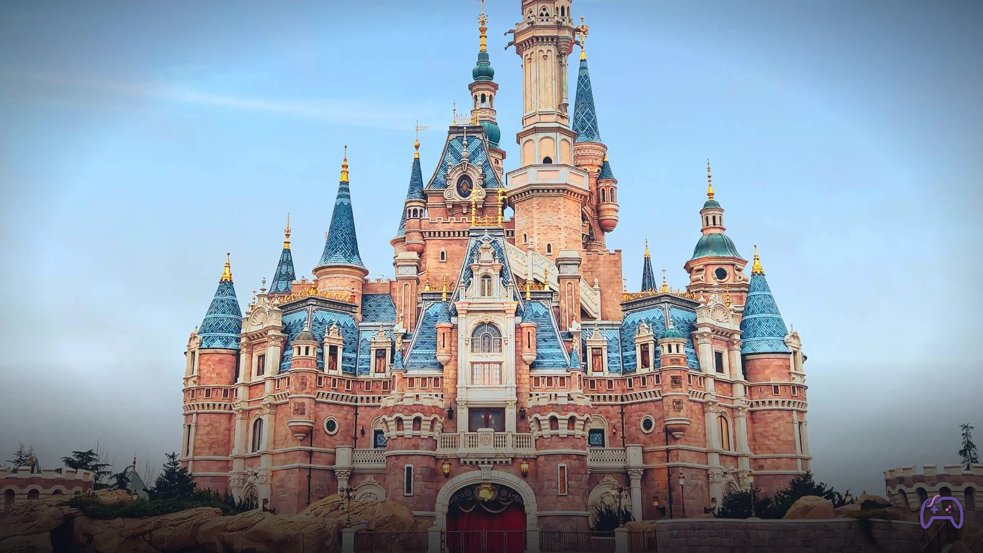 Подросток выпал из аттракциона Disneyland и скатился вниз на 15 метров