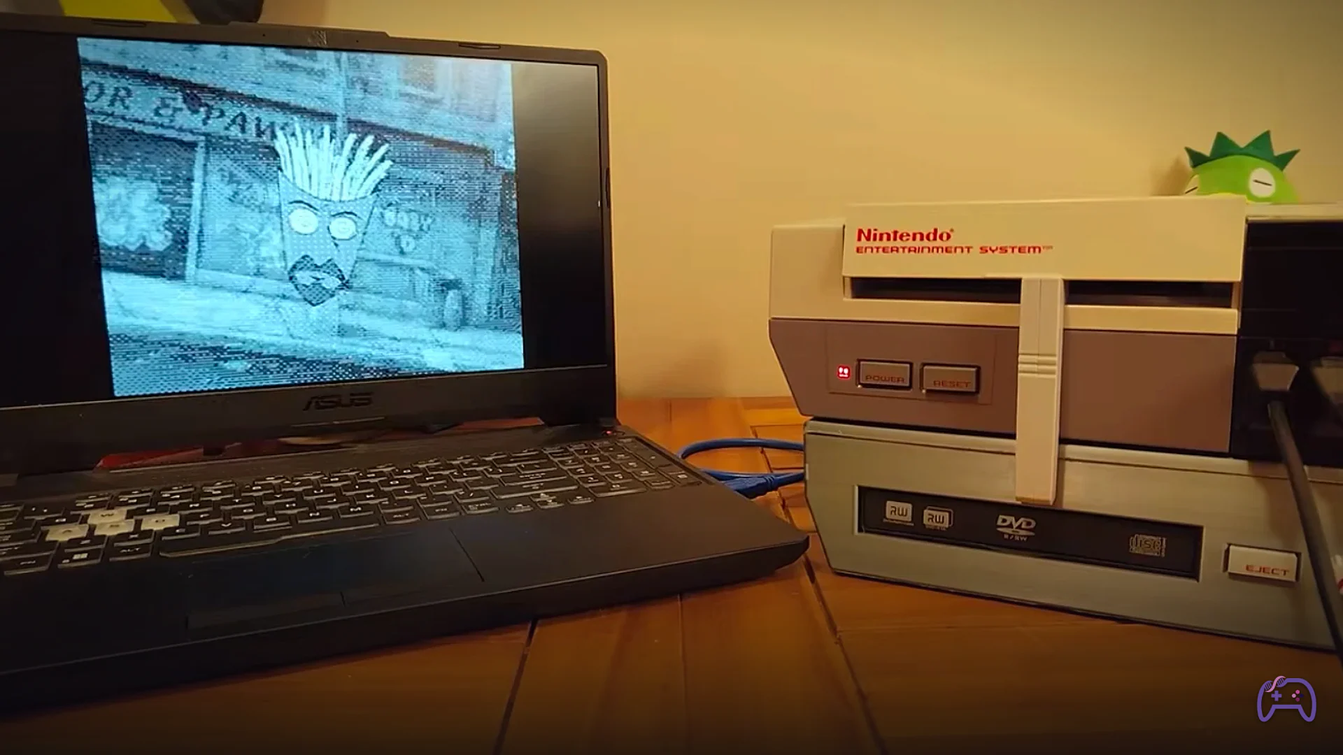 Блогер превратил NES в компьютер: браузер, DVD и Doom