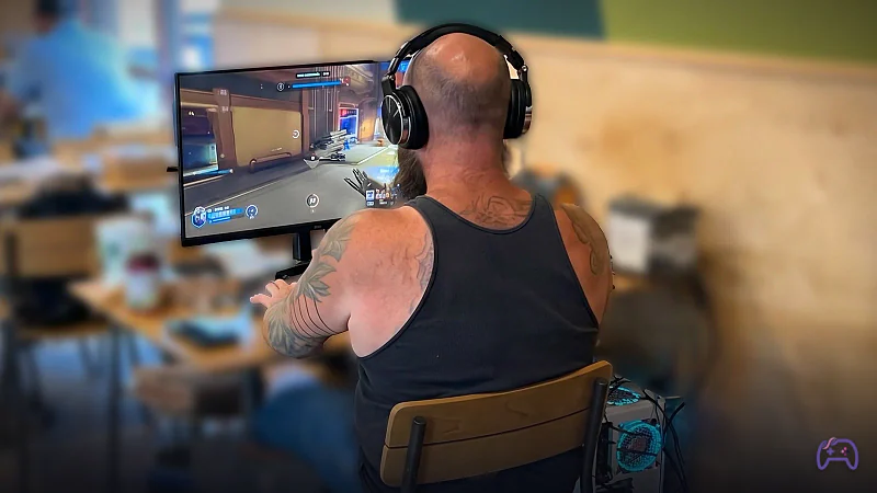 Геймер принёс полный компьютер в супермаркет, чтобы поиграть в Overwatch