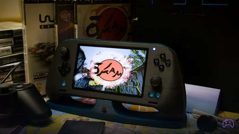 Энтузиаст собрал PS2 Portable с оригинальным железом и открыл всю документацию